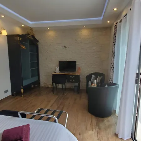 Les Cuves - - D'hotes Et Bed and breakfast Saintes