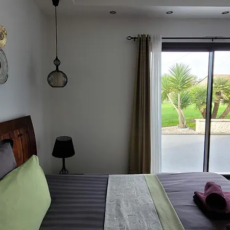 Les Cuves - - D'hotes Et 3* Saintes