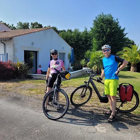 Les Cuves - - D'hotes Et 3* Saintes