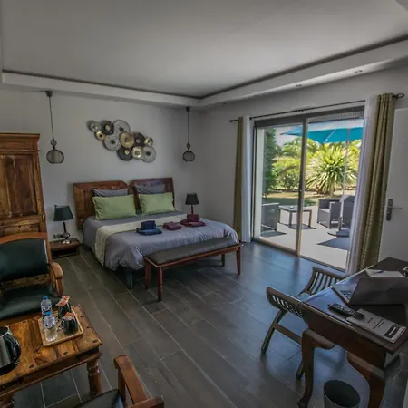 Les Cuves - - D'hotes Et Bed and breakfast Saintes